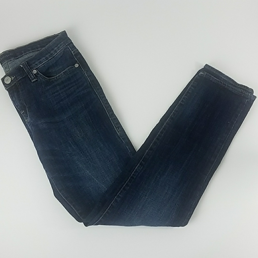 Rock & Republic blue jeans . B01-11